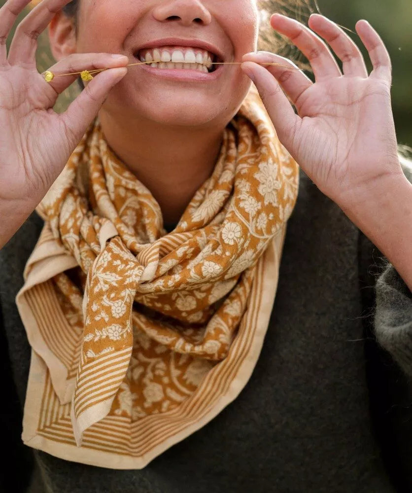 Foulard grand format Anjali - Safran