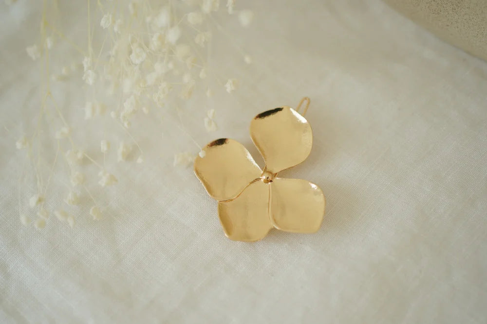 Barrette Julie Fleur Minimaliste Dorée